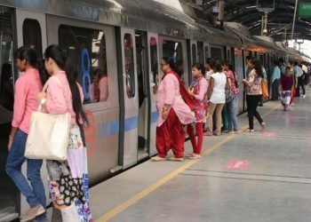 ہولی پر دہلی میٹرو کی خدمات دوپہر ڈھائی بجے سےشروع ہوں گے