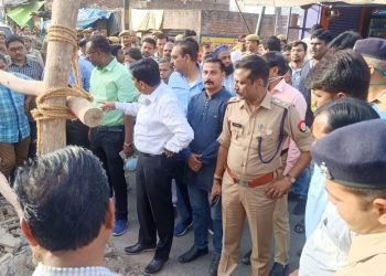 شاہجہان پور کی’جوتا مار‘ ہولی سے پہلے پولیس کی تیاری ، 40 مساجد پلاسٹک کی چادروں سے ڈھک دی گئیں