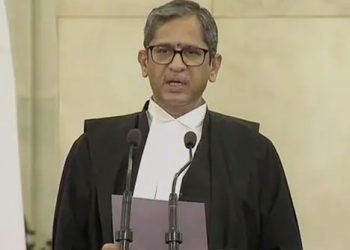 جسٹس این وی رمنا نے48ویں چیف جسٹس آف انڈیا کے طورپر حلف اٹھایا