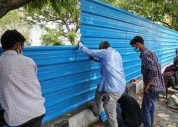 کورونا سے یوپی ہلکان ،ٹین شیڈ سے لکھنؤ کے سب سے بڑے شمشان گھاٹ کی گھیرا بندی
