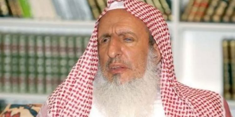 کووڈ- 19 کے مریضوں کا دوسرے لوگوں کے ساتھ میل جول حرام ہے: مفتی اعظم