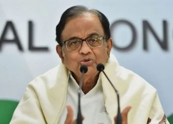 عوام سرکار کے خلاف بغاوت کردیں: چدمبرم