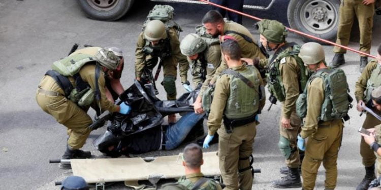 اسرائیلی فوجیوں کی گولی لگنے سے ایک فلسطینی شخص شہید