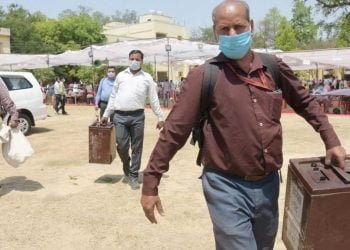 یوپی: پنچایت الیکشن میں ڈیوٹی پر مامور 135 اساتذہ کی موت ، ذمہ دارکون؟: الٰہ آباد ہائی کورٹ