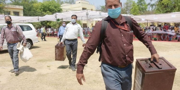 یوپی: پنچایت الیکشن میں ڈیوٹی پر مامور 135 اساتذہ کی موت ، ذمہ دارکون؟: الٰہ آباد ہائی کورٹ