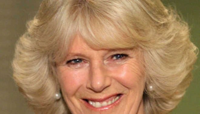 شہزادہ چارلس کی اہلیہ کمیلا پارکر کا لندن میں مسجد کا دورہ