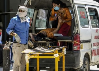 کورونا کی لہر: لے ڈوبی بھارت کو وشو گورو بننے کی چاہت