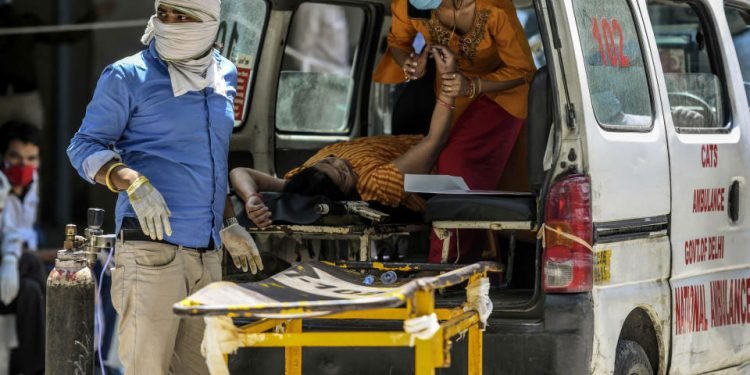 کورونا کی لہر: لے ڈوبی بھارت کو وشو گورو بننے کی چاہت