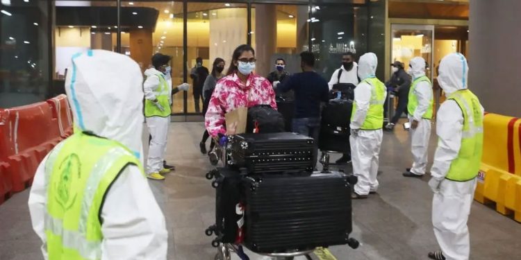 یواے ای نے بھارت سے آنے والی تمام پروازیں معطل کردیں