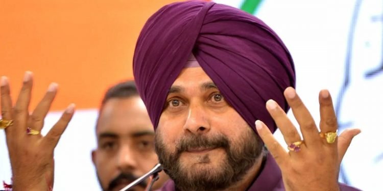 سدھو کانگریس سے بیزار ، کیجریوال کادامن تھامیں گے!