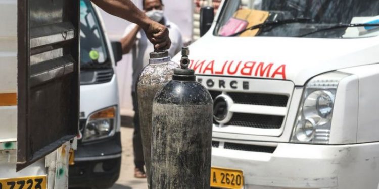 کورونا وائرس: ’آکسیجن ،بیڈ اور مودی‘ غیر ملکی میڈیا میں چھائے