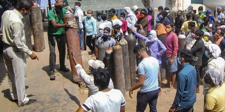 یوپی میں ہاہاکار،آکسیجن-بیڈ کی ماراماری،لوگوں کا پھوٹا غصہ