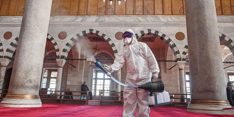 ریاض: کورونا کیسز میں اضافہ، 18مساجد عارضی طور پر بند