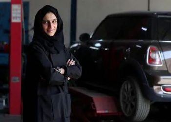 ابوظبی کے ولی عہد الشیخ محمد بن زاید نے خاتون مکینک کو حیران کر دیا؟