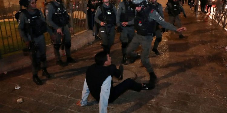 مسجد اقصیٰ میں فلسطینی نمازیوں پر گولیوں کی بارش، امریکہ کا اظہارتشویش