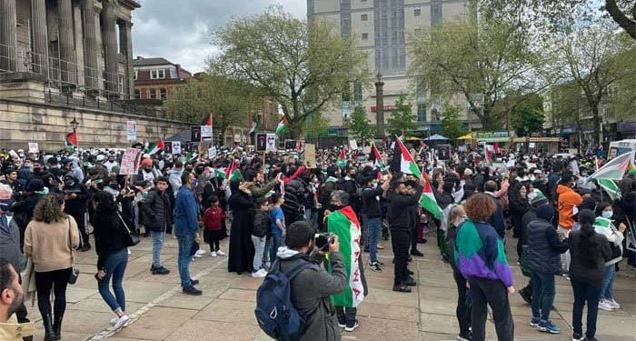 برطانیہ میں فلسطینیوں کے حق میں مظاہرہ