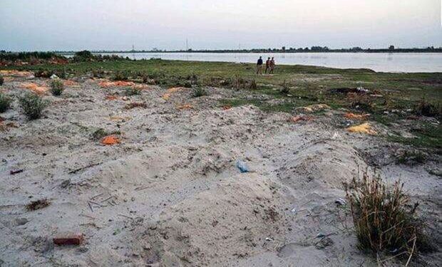کوروناسے اموات ،گنگا کنارے ہزاروں لاشیں