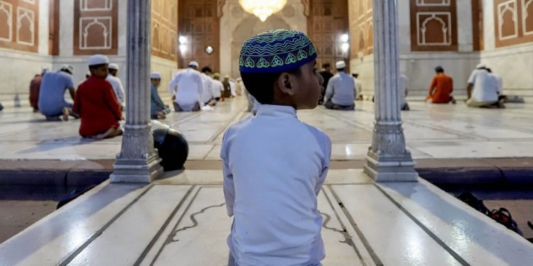 عید پر مساجد میں صرف پانچ لوگ ہی نماز ادا کرسکیں گے:کمار