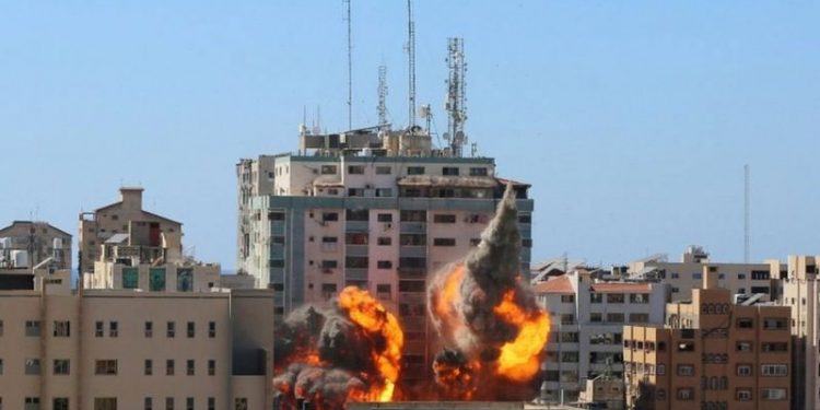 نہتے فلسطینیوں پر اسرائیلی فوج کی فائرنگ، متعدد شہید،سیکڑوں زخمی