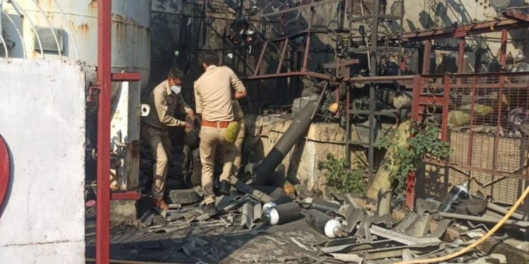 آکسیجن ریفلنگ پلانٹ میں دھماکہ ، دولوگوں کی موت،کئی زخمی