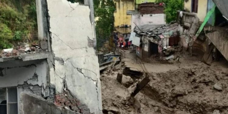 اتراکھنڈ: دیوپریاگ میں بادل پھٹنے سے تباہی ، آئی ٹی آئی کی عمارت منہدم
