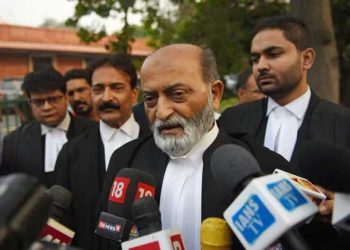 ظفریاب جیلانی خطرے سے باہر