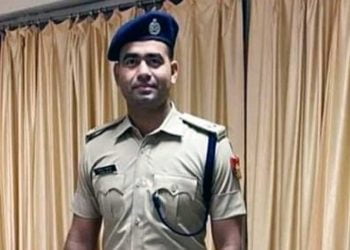 قابل تقلید!دس سال کی کڑی محنت نے فیروز کو کانسٹیبل سے اے سی پی بنایا