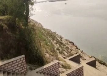 اب غازی پور میں ملیں تیرتی لاشیں