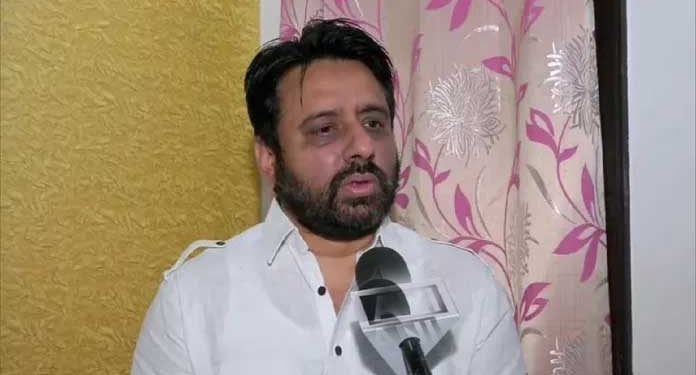 عمر گوتم اور مفتی جہانگیر کی گرفتاری غیر آئینی قدم: امانت اللہ خاں