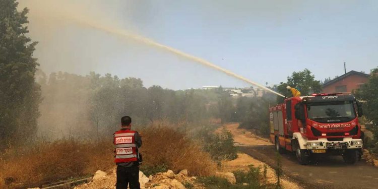 مقبوضہ القدس کے نواح میں شدید آگ بھڑک اٹھی،آبادی کا انخلا