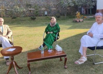 مرکز کشمیری لیڈروں سے370پر کوئی بات نہیں کرےگا