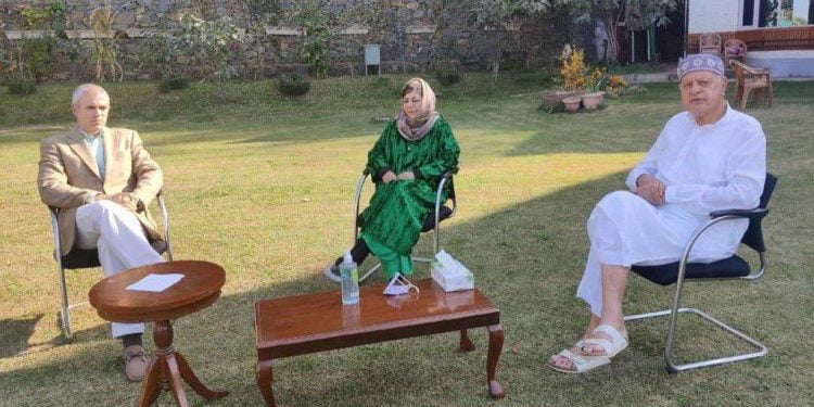مرکز کشمیری لیڈروں سے370پر کوئی بات نہیں کرےگا