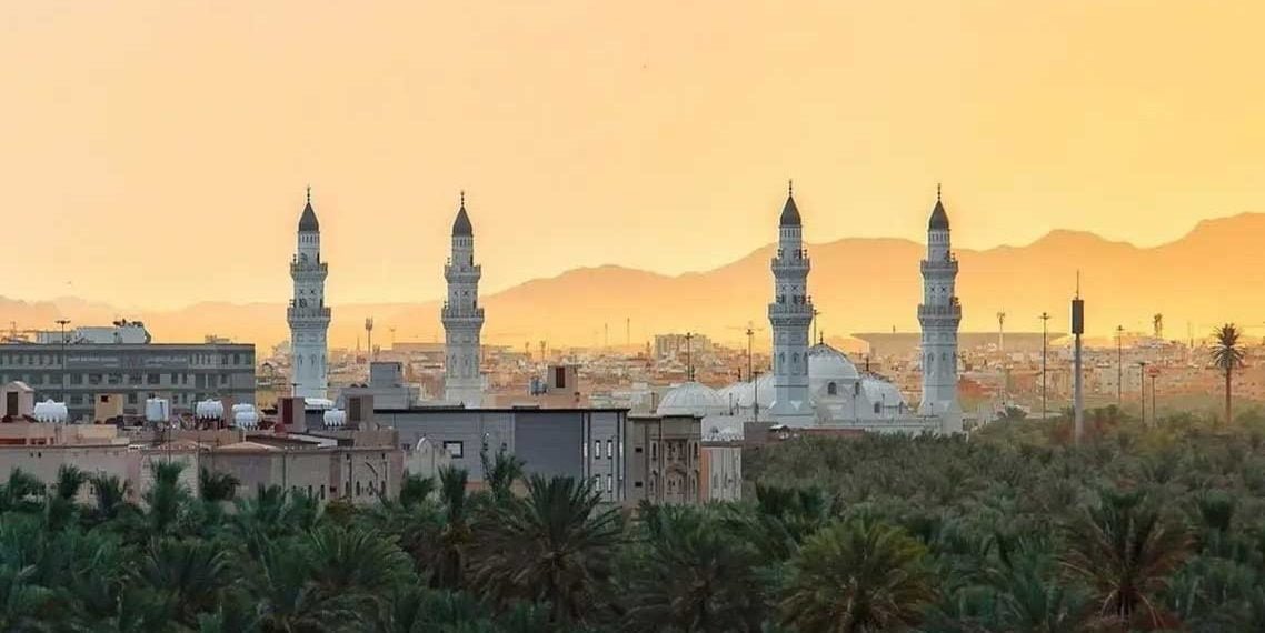 فوٹو گرافر نے مدینہ منورہ کی مساجد کے میناروں کا گل دستہ کیسے تیار کیا؟