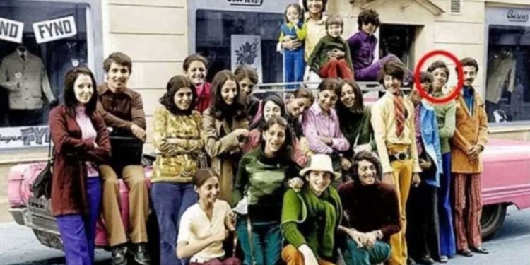 اسامہ بن لادن کی ایک نایاب تصویر