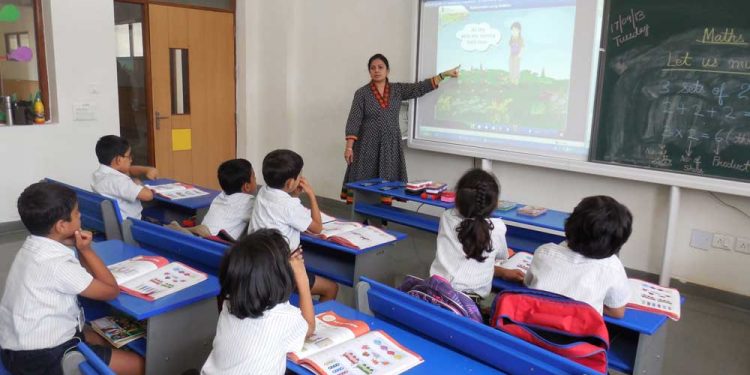 نجی اسکول لے سکیں گے انول چارج اور ڈیولپمنٹ فیس