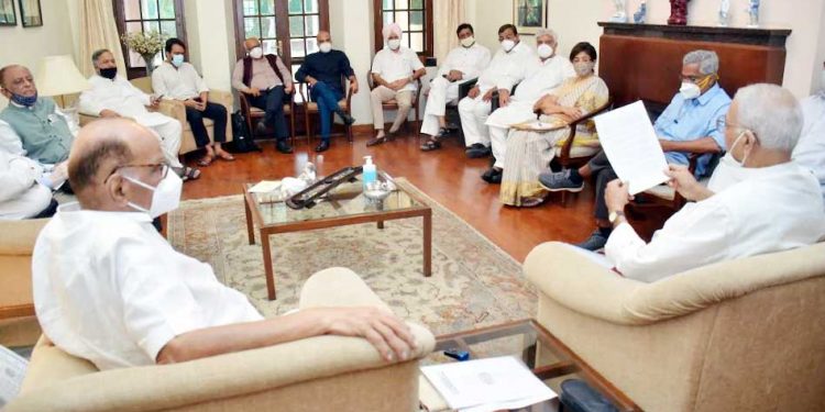 شردپوار کے گھر ہوئی میٹنگ،قد آور لیڈر ندارد