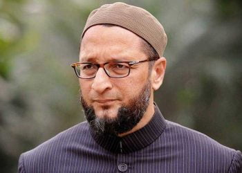 یوپی:اویسی دس ہزار کی ضمانت اور وفاداری کا فارم بھروارہے ہیں!