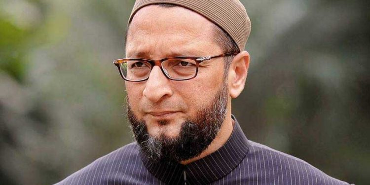 یوپی:اویسی دس ہزار کی ضمانت اور وفاداری کا فارم بھروارہے ہیں!