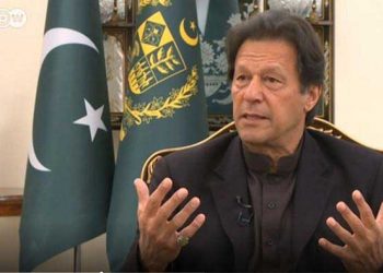 بھارت کشمیر پر روڈ میپ دے ،ہم بات چیت کو تیار:عمران خان