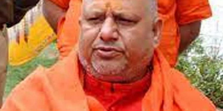 جگت گروسوامی یتیندرانند گری کا مطالبہ:مدرسوں پر تالے لگادو،مولویوں کے اثاثوں کی جانچ ہو