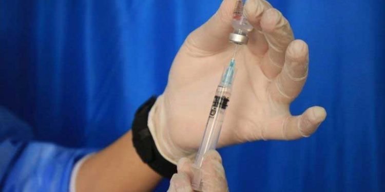 کورونا ویکسین نہ لگانے پر موبائل سم کارڈ لاک ہوں گے!