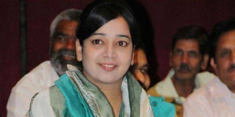 کانگریس کی سابق کونسلر عشرت جہاں نے مانگی ضمانت کہا- کیا سیاسی وابستگی رکھنا غلط ہے؟