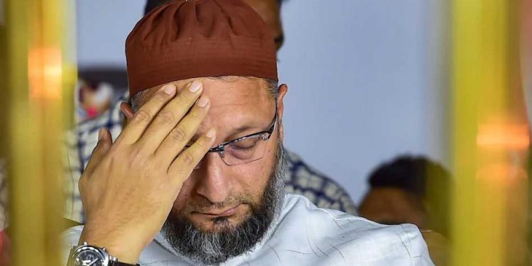 وارانسی میں اویسی کو جھٹکا ،اے آئی ایم آئی کی پوری ضلع یونٹ کانگریس میں شامل !