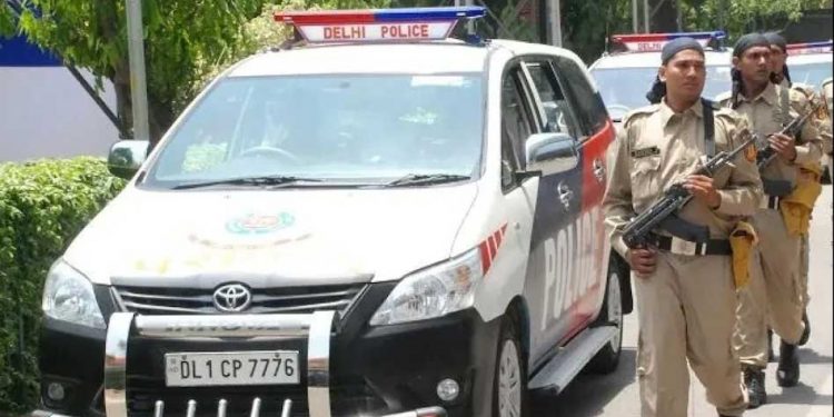 دہلی : پولیس تھانہ میں ہی چل رہا تھا وصولی کا ریکیٹ ،ایسےہوا انکشاف