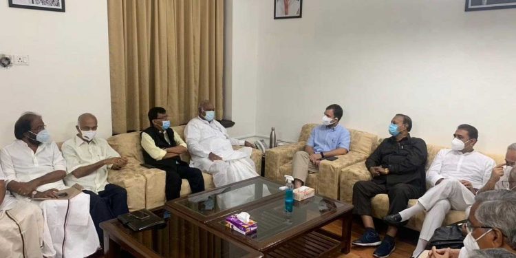 اپوزیشن کی میٹنگ کے بعد بولے راہل ،’ پیگاسس پر سمجھوتہ نہیں ، پارلیمنٹ میں ہو بحث ‘