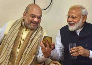 فون ٹیپنگ پر رویش کی چٹکی،مالک کو اپنے غلاموں پر بھی شک ہے!