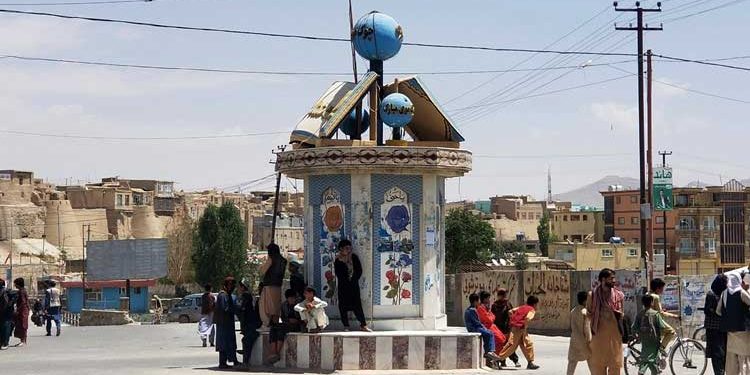 ہرات کے بعد طالبان کا قندھار پر قبضہ، سرکاری افسران اور ان کی ٹیم شہر سے فرار