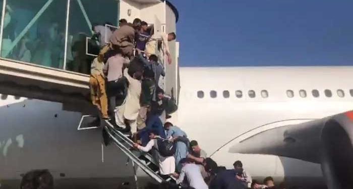 امریکہ نے افغانوں کو نقل مکانی پر اُکسایا، ذبیح ﷲ مجاہد