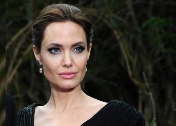 افغانستان میں شکست کے بعد امریکی ہونے پر شرمندہ ہوں، انجلینا جولی