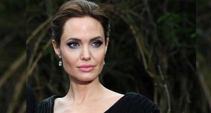 افغانستان میں شکست کے بعد امریکی ہونے پر شرمندہ ہوں، انجلینا جولی